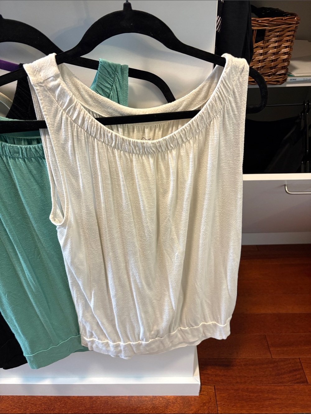 5 Women’s Sleeveless Elastic-Hem Tank Top - White, Teal, Black, Teal, Magenta - Picture 2 of 7